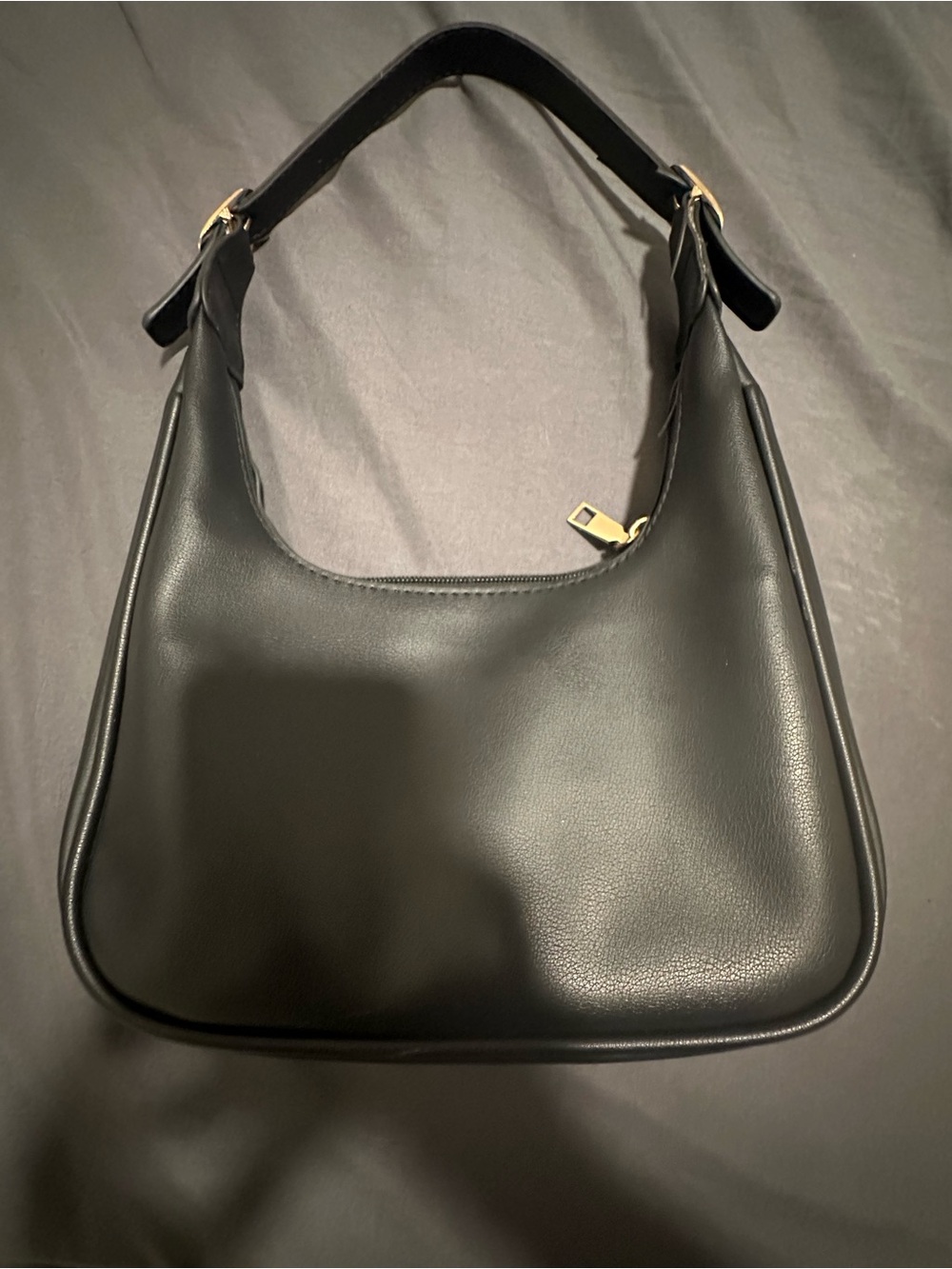 Classic Black Leather Shoulder Bag - Sleek Everyday Carry